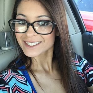 Meet your Posher, Kayla